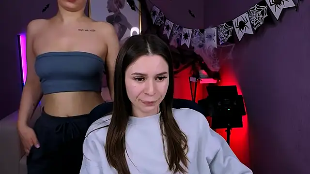 Snapshot of nekky_mouse chatting on 10.28.25 nekky mouse online show from 10.28.25