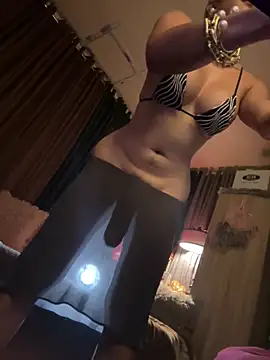 Snapshot of Your_dreambabe chatting on 06.28.26 Your dreambabe online show from 06.28.26