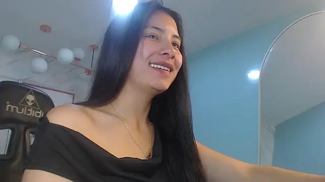 victoria hernandez t  online show from 05.22.26