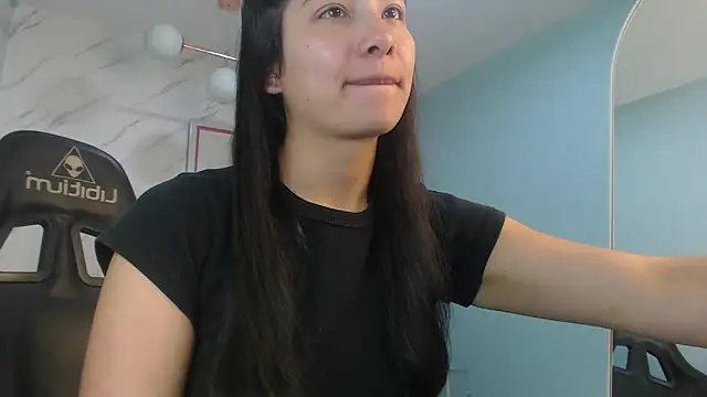 victoria hernandez t  online show from 06.06.26