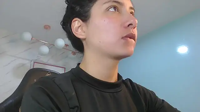 victoria hernandez t  online show from 06.18.26