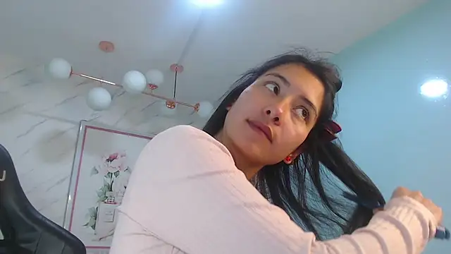 victoria hernandez t  online show from 07.25.26