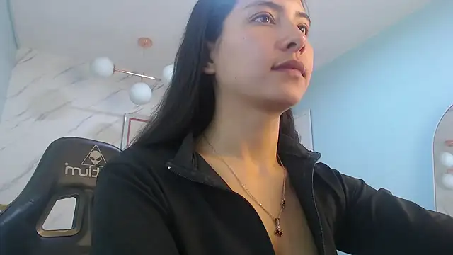 victoria hernandez t  online show from 07.30.26