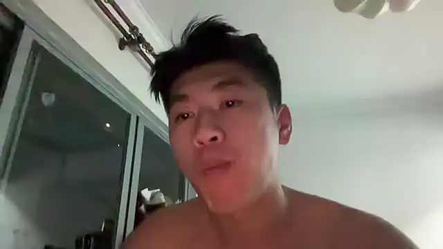 Snapshot of heywilliam chatting on 10.02.25 heywilliam online show from 10.02.25