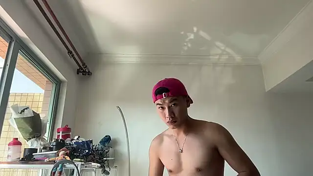 Snapshot of heywilliam chatting on 10.04.25 heywilliam online show from 10.04.25