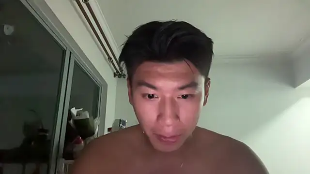 Snapshot of heywilliam chatting on 10.11.25 heywilliam online show from 10.11.25