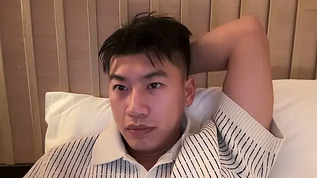 Snapshot of heywilliam chatting on 11.12.25 heywilliam online show from 11.12.25