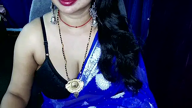 Snapshot of QUEEN_SAKHI- chatting on 05.25.26 QUEEN SAKHI- online show from 05.25.26