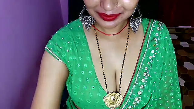 Snapshot of QUEEN_SAKHI- chatting on 05.28.26 QUEEN SAKHI- online show from 05.28.26