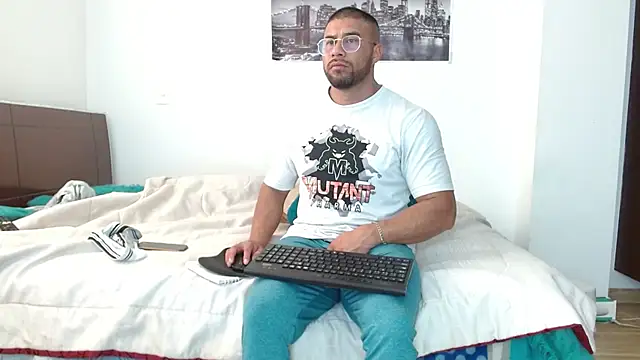 AntonyDAngelo25 online show from 10.14.25