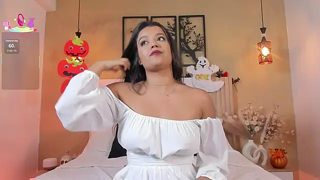 Camila Bustamante online show from 10.28.25