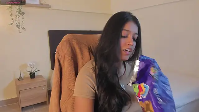 Camila Bustamante online show from 06.06.26
