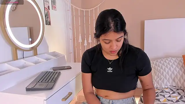 Camila Bustamante online show from 07.04.26