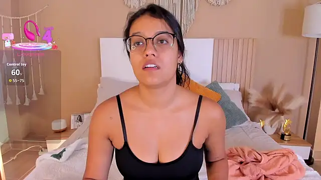 Camila Bustamante online show from 07.28.26