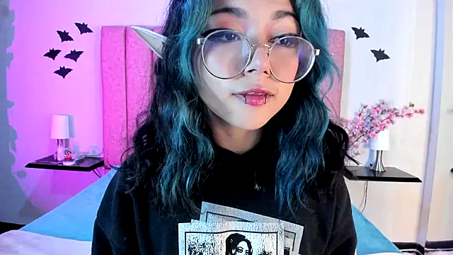 Snapshot of TerumiKitty chatting on 11.20.25 TerumiKitty online show from 11.20.25