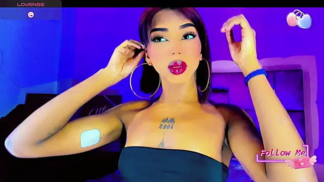 Snapshot of LADY-HOT-SEXY- chatting on 10.30.25 LADY-HOT-SEXY- online show from 10.30.25