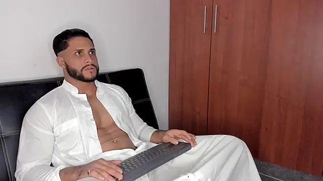 Pier Simons online show from 11.02.25