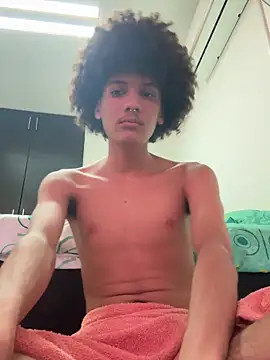 Snapshot of Max_Rain chatting on 10.17.25 Max Rain online show from 10.17.25