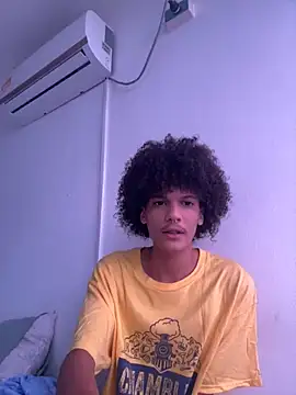 Snapshot of Max_Rain chatting on 10.21.25 Max Rain online show from 10.21.25