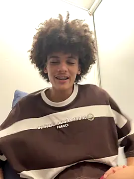 Snapshot of Max_Rain chatting on 12.14.25 Max Rain online show from 12.14.25