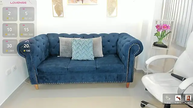 July Adams online show from 05.31.26