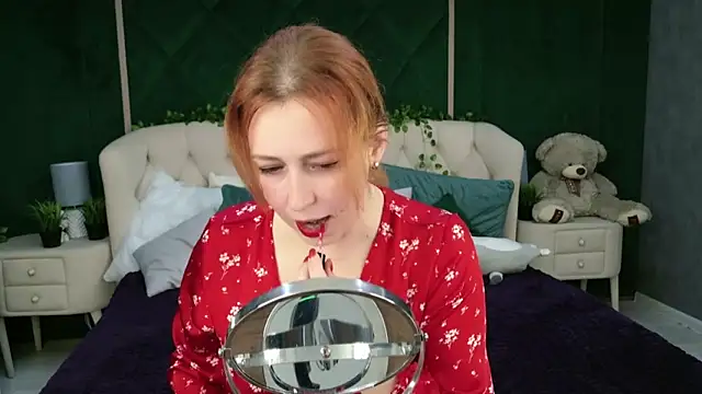 Snapshot of Evie_Bennet chatting on 10.06.25 Evie Bennet online show from 10.06.25