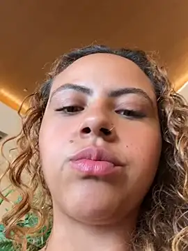 Chloe Leaozinho online show from 03.04.26