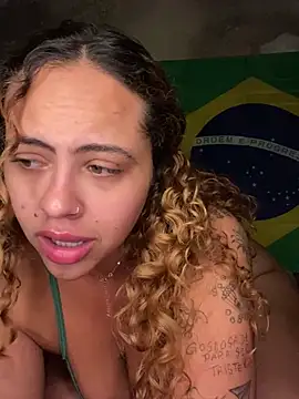Chloe Leaozinho online show from 06.20.26