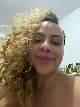 Chloe Leaozinho online show from 07.14.26