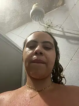 Chloe Leaozinho online show from 07.20.26