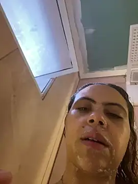 Chloe Leaozinho online show from 07.26.26