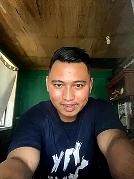 Snapshot of BicuriousExploer chatting on 10.04.25 BicuriousExploer online show from 10.04.25