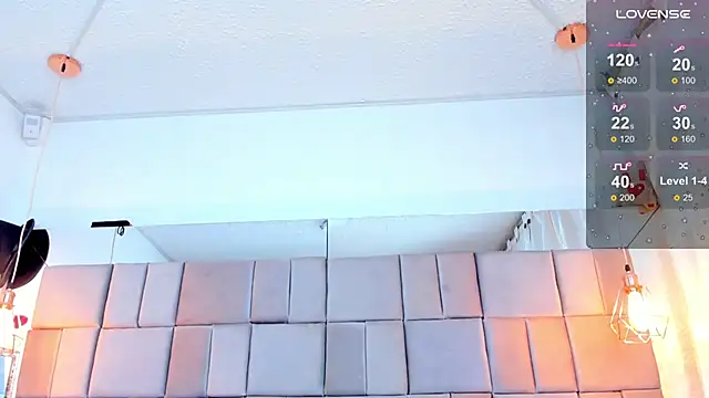 Snapshot of antoneella_jones chatting on 11.25.25 antoneella jones online show from 11.25.25