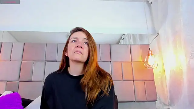 Snapshot of antoneella_jones chatting on 11.29.25 antoneella jones online show from 11.29.25