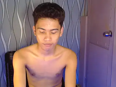 Snapshot of Demure_Asian143 chatting on 09.13.25 Demure Asian143 online show from 09.13.25