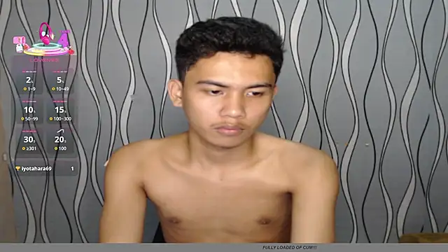 Snapshot of Demure_Asian143 chatting on 11.29.25 Demure Asian143 online show from 11.29.25