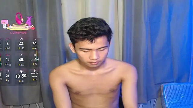 Snapshot of Demure_Asian143 chatting on 12.16.25 Demure Asian143 online show from 12.16.25