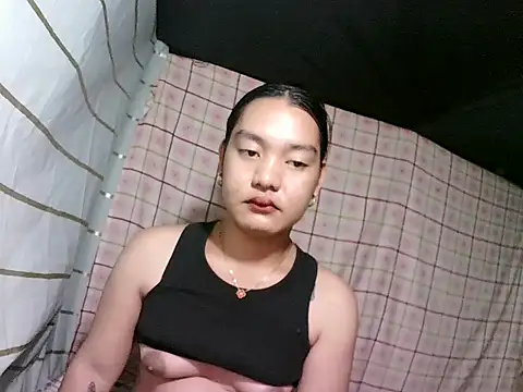 Snapshot of asian_janella chatting on 10.15.25 asian janella online show from 10.15.25