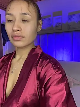 Snapshot of juliana-mancini chatting on 09.30.25 juliana-mancini online show from 09.30.25