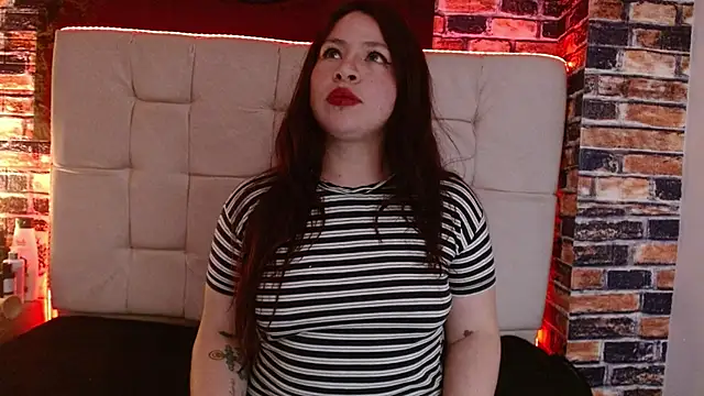 Snapshot of miadoll303av chatting on 10.29.25 miadoll303av online show from 10.29.25