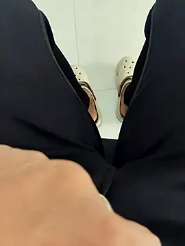 Snapshot of ddllrr224 chatting on 11.05.25 ddllrr224 online show from 11.05.25