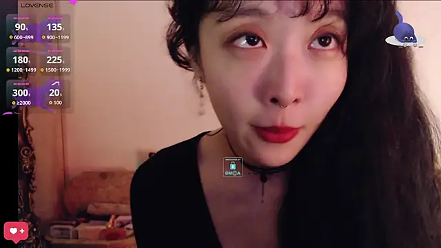 Snapshot of Etherealcat33 chatting on 12.19.25 Etherealcat33 online show from 12.19.25