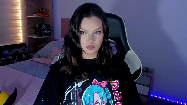 OphelianaRose33 online show from 06.25.26