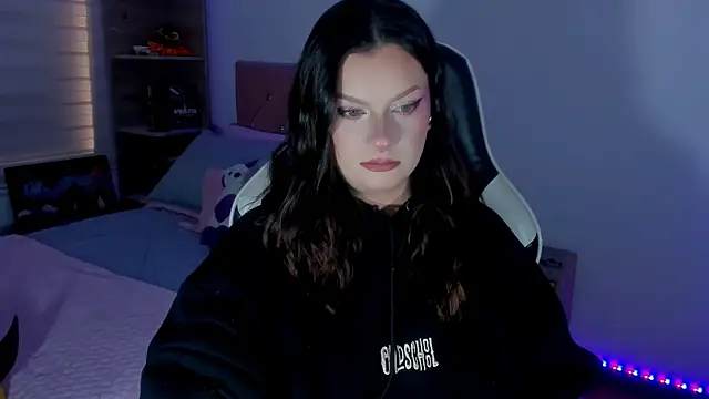 OphelianaRose33 online show from 06.26.26