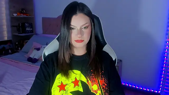OphelianaRose33 online show from 06.30.26
