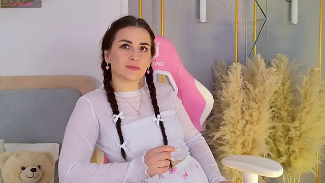 LanaElise online show from 11.06.25