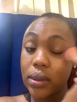 Snapshot of ItsMsBankss02 chatting on 09.13.25 ItsMsBankss02 online show from 09.13.25