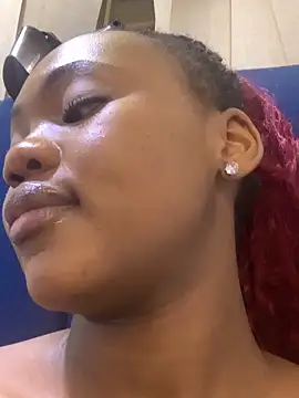 Snapshot of ItsMsBankss02 chatting on 09.13.25 ItsMsBankss02 online show from 09.13.25