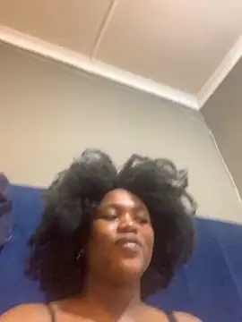 Snapshot of ItsMsBankss02 chatting on 10.06.25 ItsMsBankss02 online show from 10.06.25