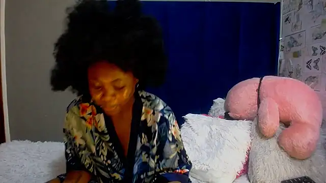 Snapshot of ItsMsBankss02 chatting on 10.07.25 ItsMsBankss02 online show from 10.07.25